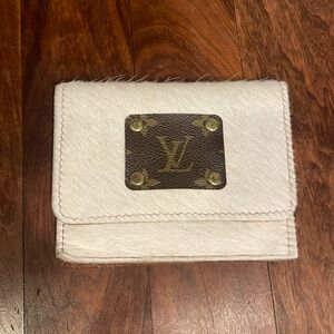 KEEP IT GYPSY- cowhide Louis Vitton wallet